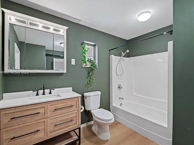 Дом в аренду по адресу 1480 SW 26th Ave - фото 7513117