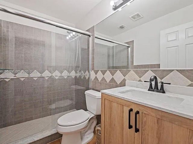 Дом в аренду по адресу 1480 SW 26th Ave - фото 7513119