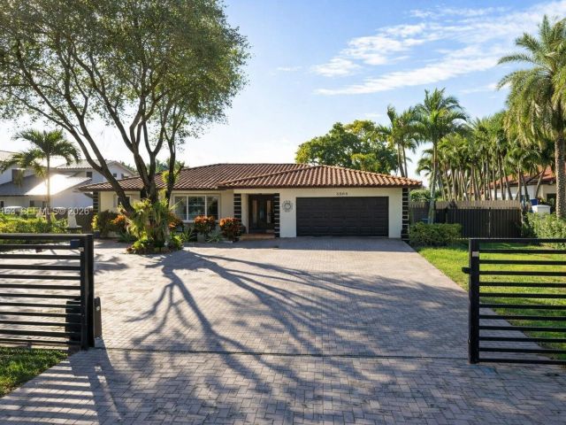 Продажа дома по адресу 3500 SW 128th Ave - фото 7493828