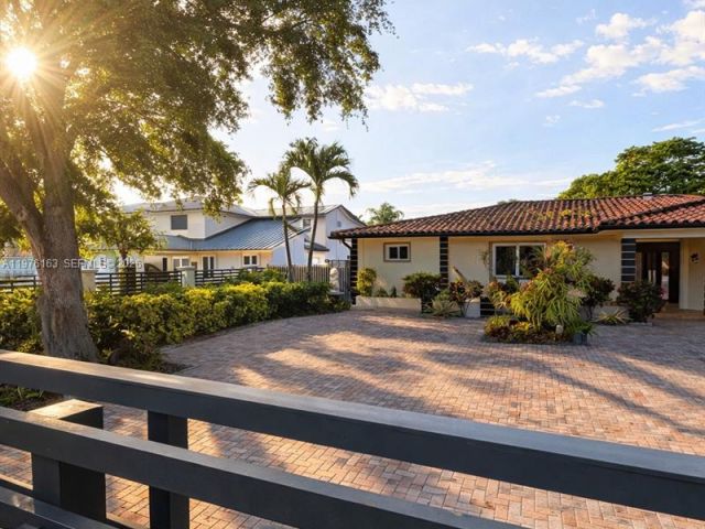 Продажа дома по адресу 3500 SW 128th Ave - фото 7493832