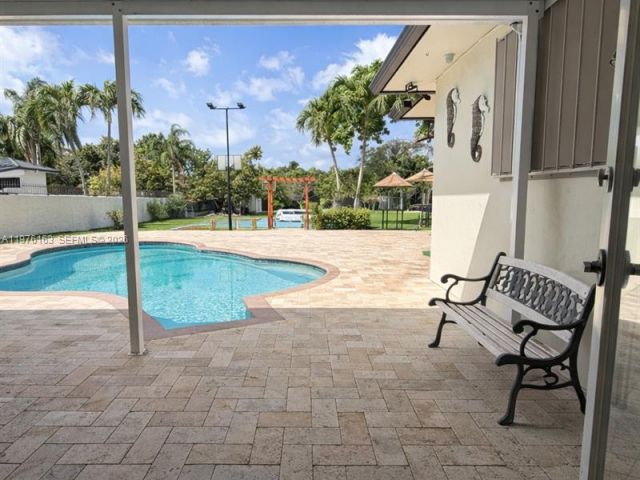 Продажа дома по адресу 3500 SW 128th Ave - фото 7493834