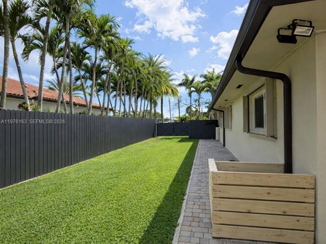 Продажа дома по адресу 3500 SW 128th Ave - фото 7493835