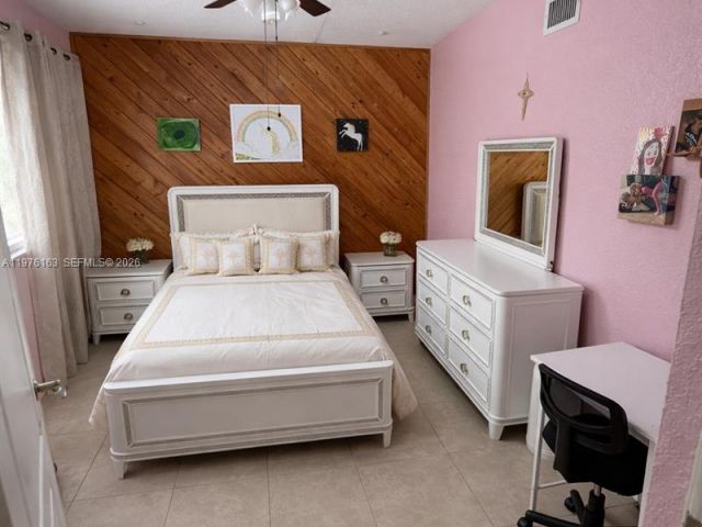 Продажа дома по адресу 3500 SW 128th Ave - фото 7493839