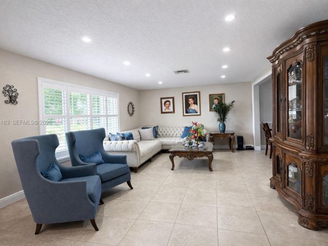 Продажа дома по адресу 3500 SW 128th Ave - фото 7493841