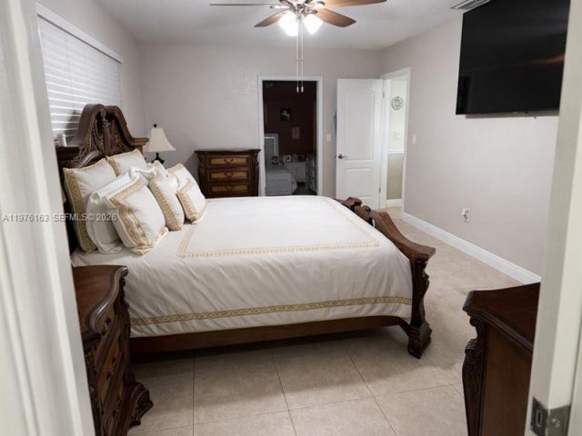 Продажа дома по адресу 3500 SW 128th Ave - фото 7493842