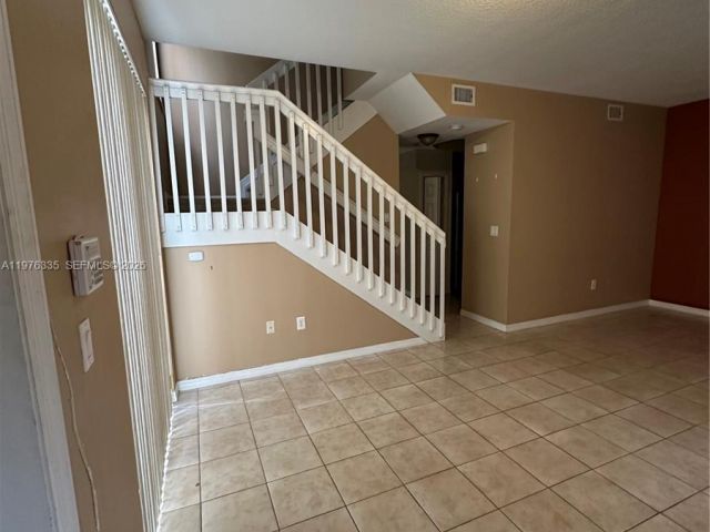 Дом в аренду по адресу 745 SW 107th Ave - фото 7455666