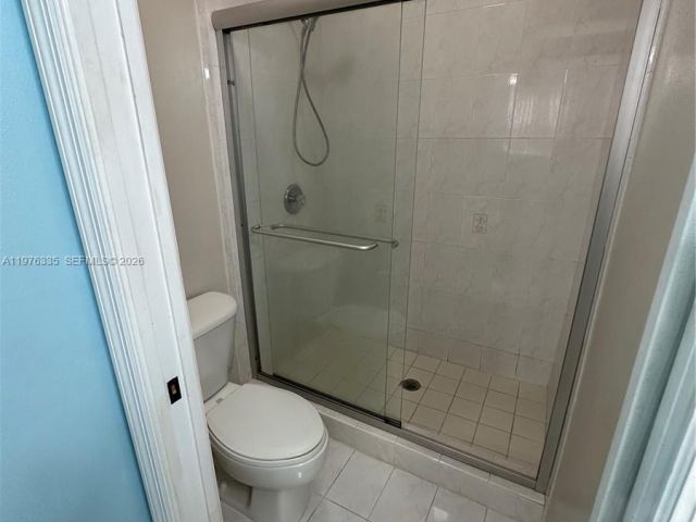 Дом в аренду по адресу 745 SW 107th Ave - фото 7455675