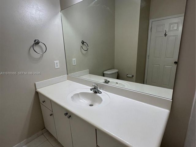 Дом в аренду по адресу 745 SW 107th Ave - фото 7455678