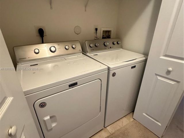 Дом в аренду по адресу 745 SW 107th Ave - фото 7455679