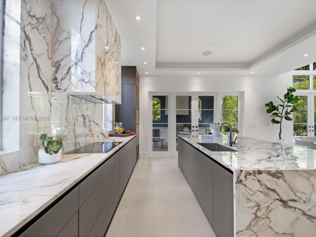 Продажа дома по адресу 505 Zamora Ave - фото 7524601