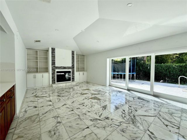 Дом в аренду по адресу 4934 NW 94th Doral Pl - фото 7533211