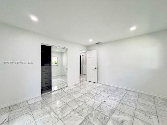 Дом в аренду по адресу 4934 NW 94th Doral Pl - фото 7533213