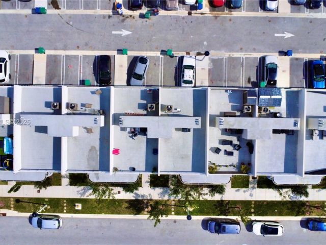 Дом в аренду по адресу 25875 SW 145th Ave - фото 7461073