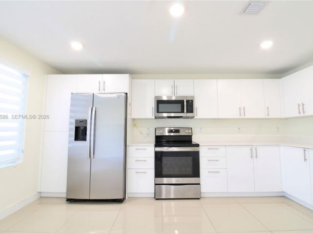 Дом в аренду по адресу 25875 SW 145th Ave - фото 7461090