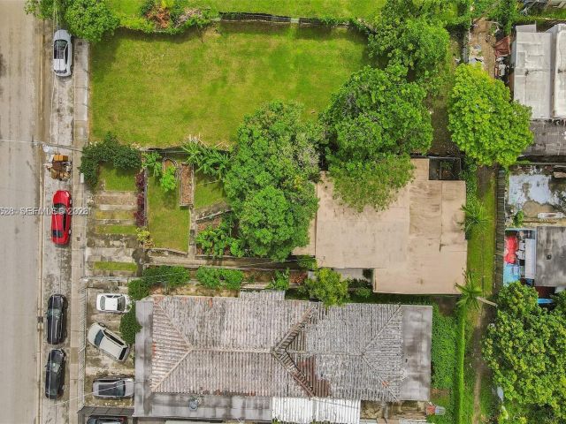 Продажа дома по адресу 2644 NW 22nd Ct - фото 7524534