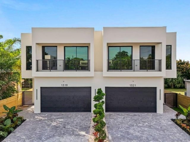 Продажа дома по адресу 1321 NE 13th Ave - фото 7482387