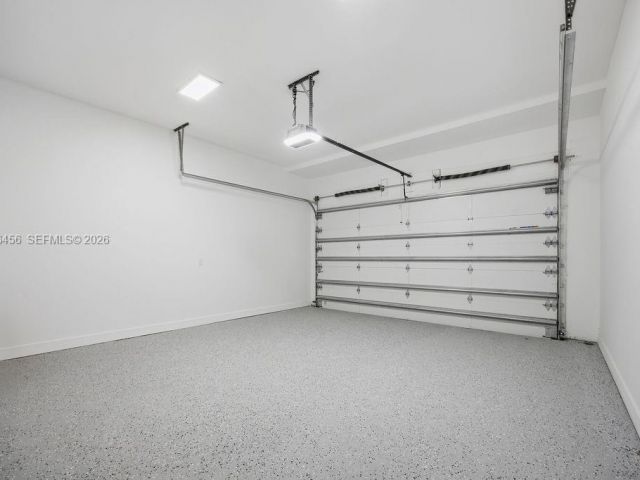 Продажа дома по адресу 1321 NE 13th Ave - фото 7482405