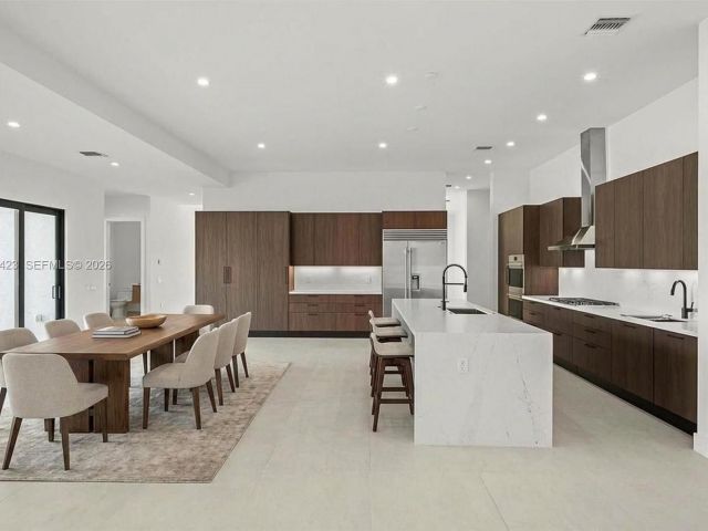 Дом в аренду по адресу 5718 Ashwood Cir W 5718 - фото 7528670