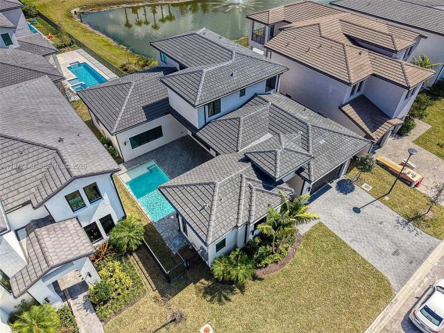 Дом в аренду по адресу 5718 Ashwood Cir W 5718 - фото 7528676