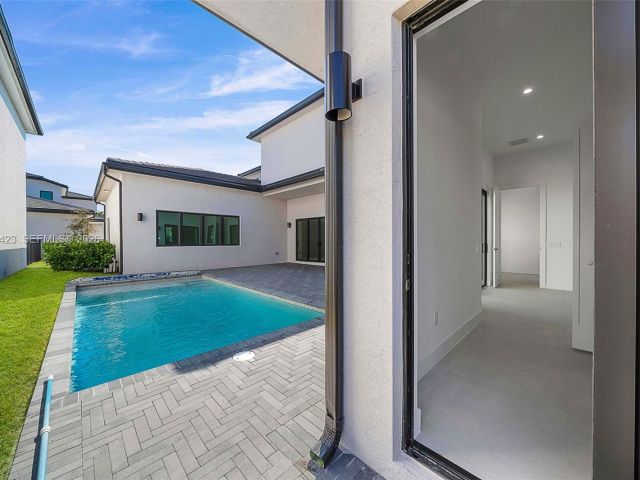 Дом в аренду по адресу 5718 Ashwood Cir W 5718 - фото 7528688