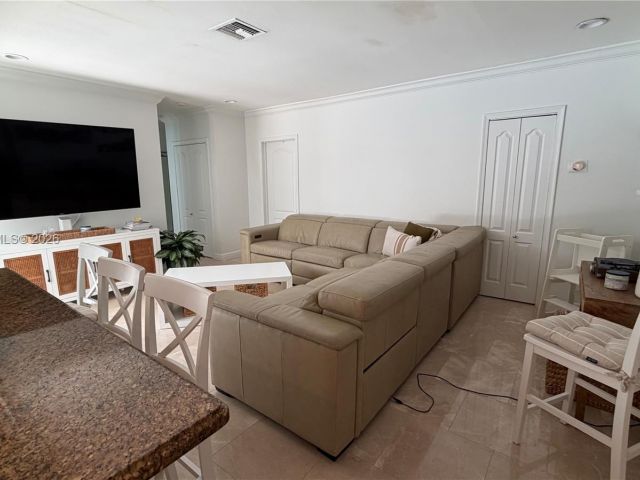 Дом в аренду по адресу 5920 Maynada St 5920 - фото 7471312