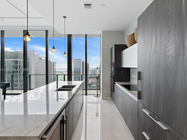 Квартира в аренду номерPH5001 - фото 7494527