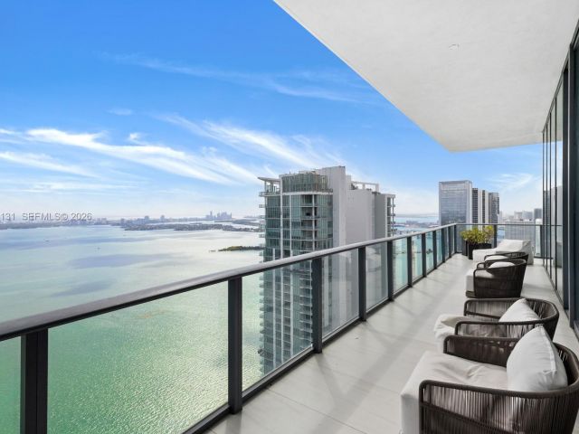 Квартира в аренду номерPH5001 - фото 7494532