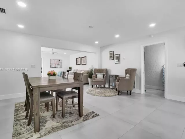 Продажа дома по адресу 617 NW 30th Ct - фото 7451574