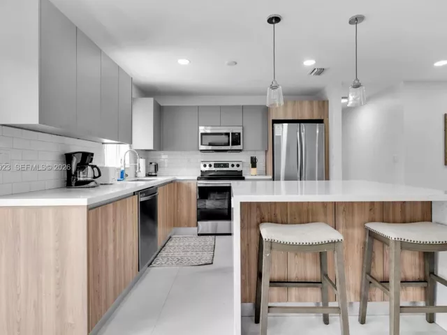 Продажа дома по адресу 617 NW 30th Ct - фото 7451576