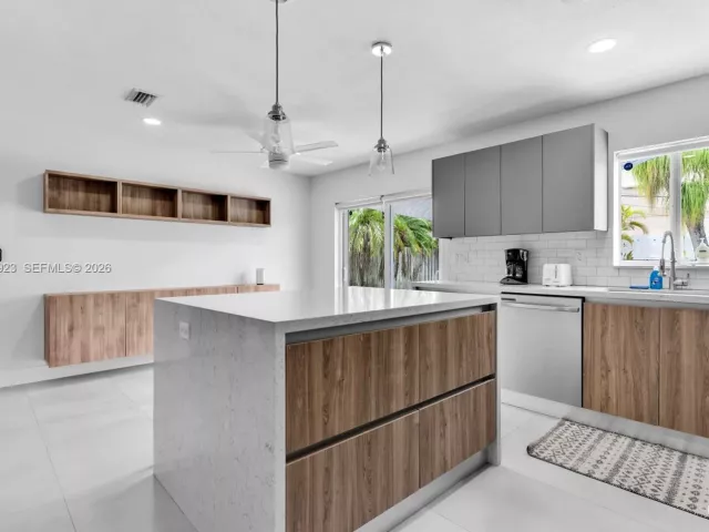 Продажа дома по адресу 617 NW 30th Ct - фото 7451578