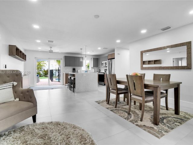 Продажа дома по адресу 617 NW 30th Ct - фото 7451573