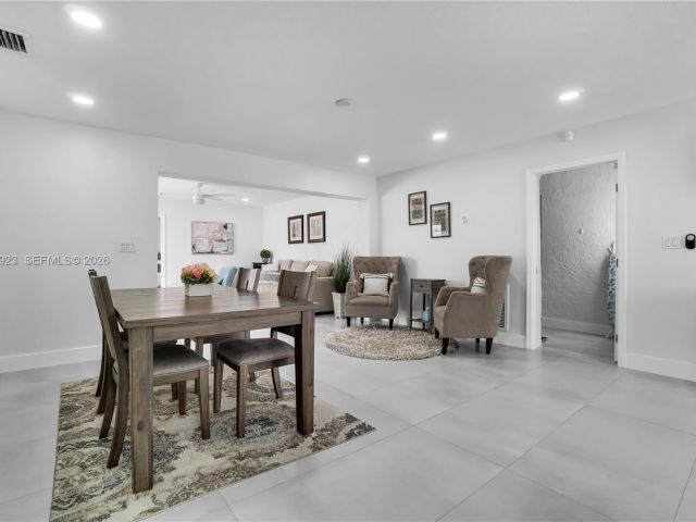 Продажа дома по адресу 617 NW 30th Ct - фото 7451574