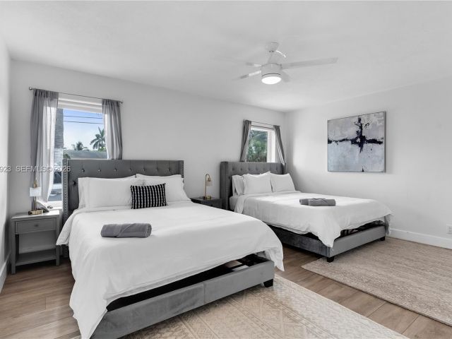 Продажа дома по адресу 617 NW 30th Ct - фото 7451580