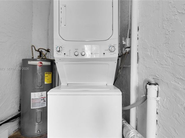 Продажа дома по адресу 617 NW 30th Ct - фото 7451587