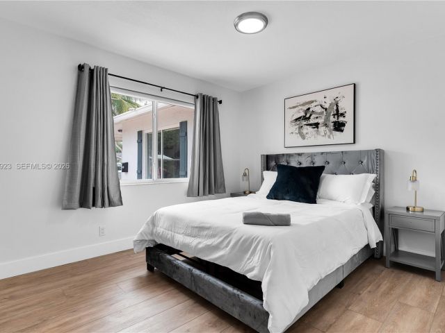 Продажа дома по адресу 617 NW 30th Ct - фото 7451590