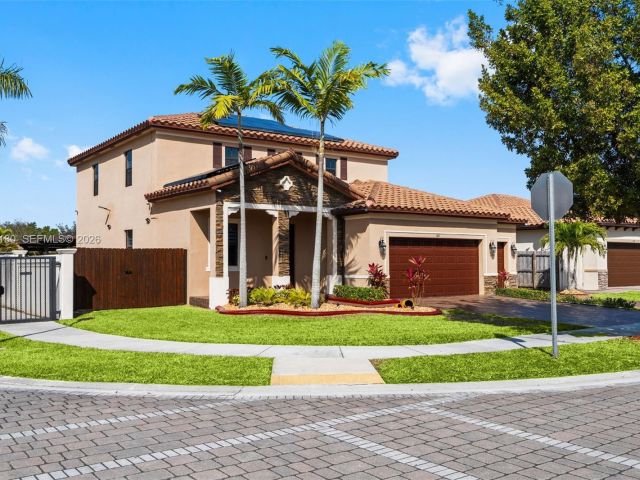 Продажа дома по адресу 160 SE 23rd Ter - фото 7460356