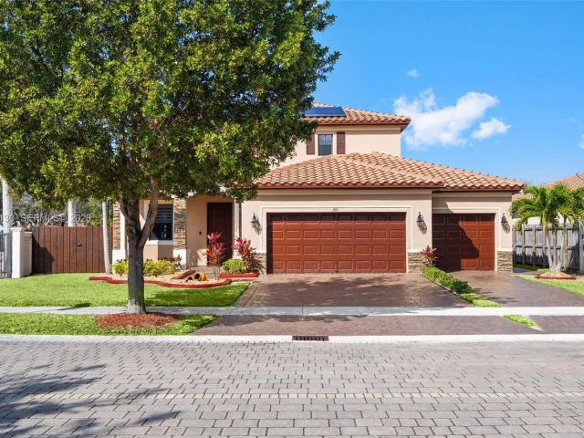 Продажа дома по адресу 160 SE 23rd Ter - фото 7460357