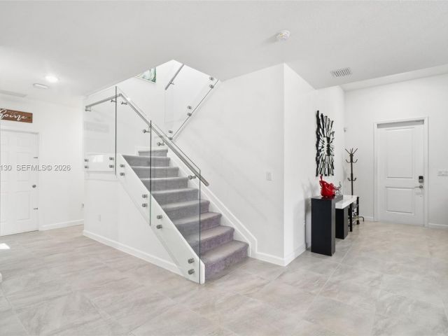 Продажа дома по адресу 160 SE 23rd Ter - фото 7460358