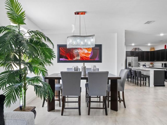 Продажа дома по адресу 160 SE 23rd Ter - фото 7460364