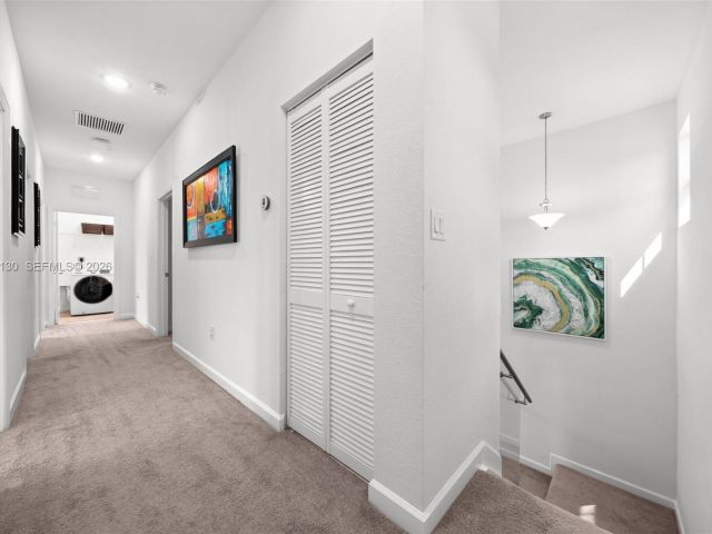 Продажа дома по адресу 160 SE 23rd Ter - фото 7460372