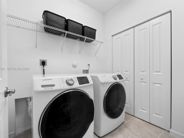 Продажа дома по адресу 160 SE 23rd Ter - фото 7460373