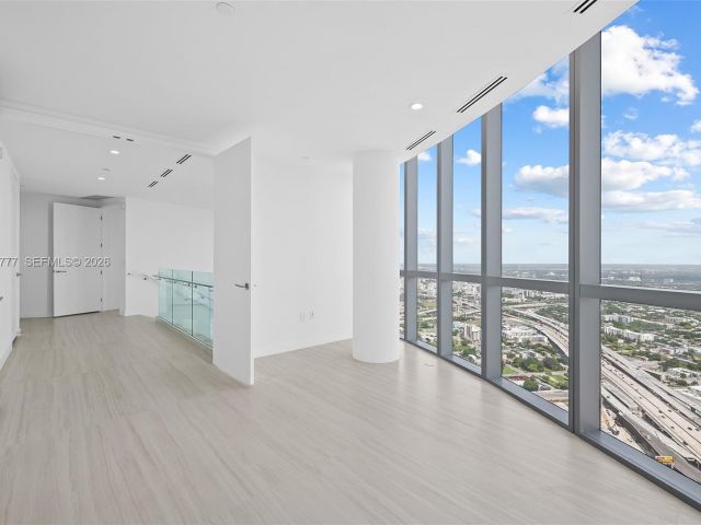 Квартира в аренду номерPH 5700 - фото 7488107