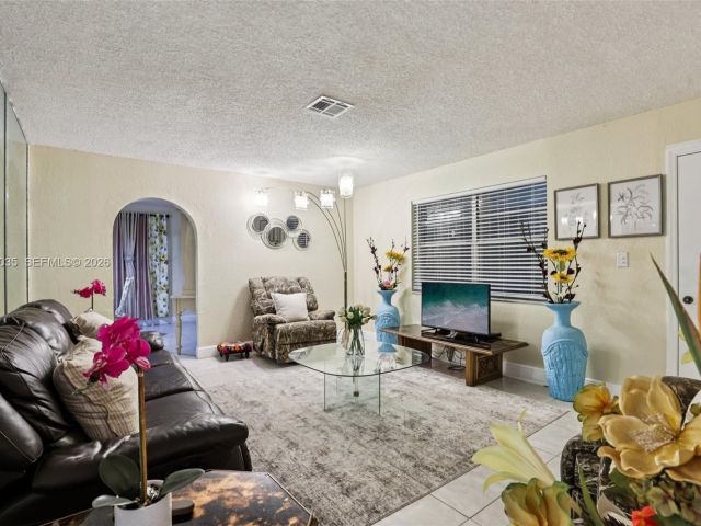 Продажа дома по адресу 3398 NW 212th St - фото 7535088