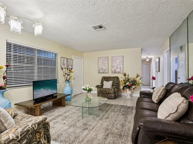 Продажа дома по адресу 3398 NW 212th St - фото 7535089