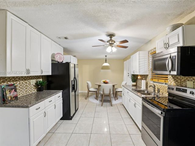 Продажа дома по адресу 3398 NW 212th St - фото 7535092