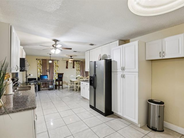 Продажа дома по адресу 3398 NW 212th St - фото 7535095