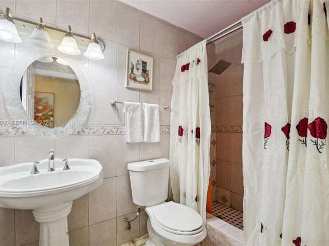 Продажа дома по адресу 3398 NW 212th St - фото 7535104