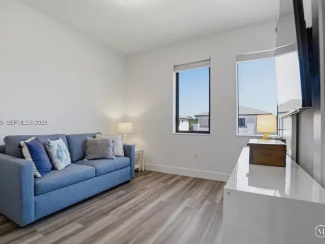 Продажа дома по адресу 12060 SW 82nd Pl - фото 7537998