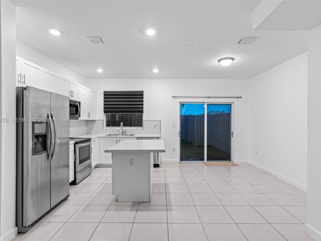 Дом в аренду по адресу 1467 SE 26th Rd 0 - фото 7461030