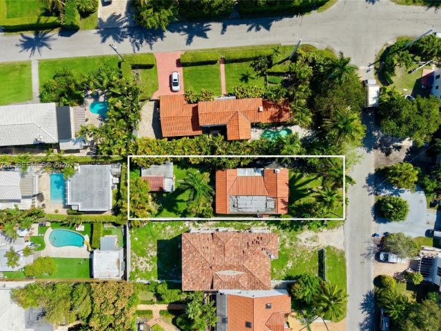 Продажа дома по адресу 515 W 30th St - фото 7468281